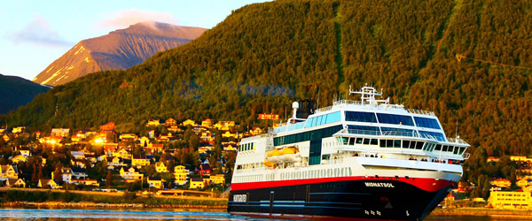 hurtigruten midnatsol